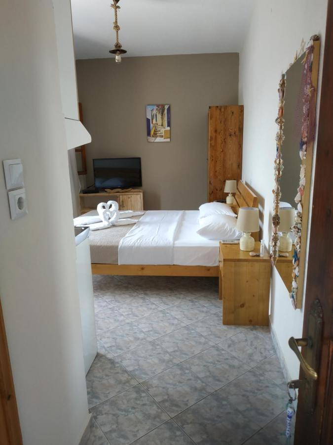 דירות Theologos  House Margarita מראה חיצוני תמונה